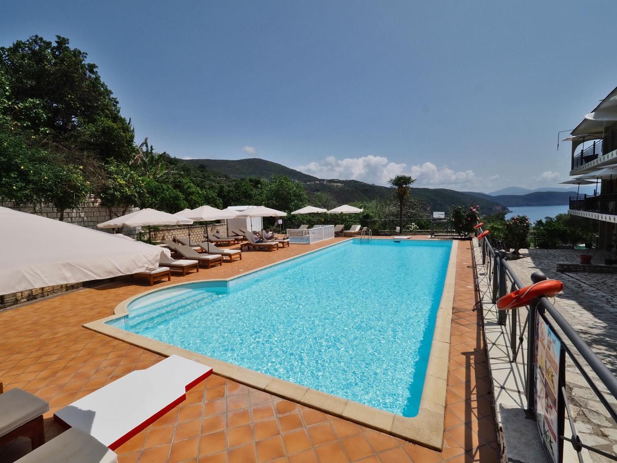 Ξενοδοχείο με διαμερίσματα Bella Vista & Πάργα
