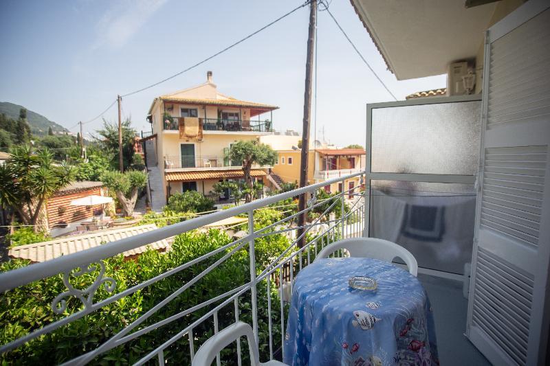 Bella Vista & Ξενοδοχείο με διαμερίσματα 2*